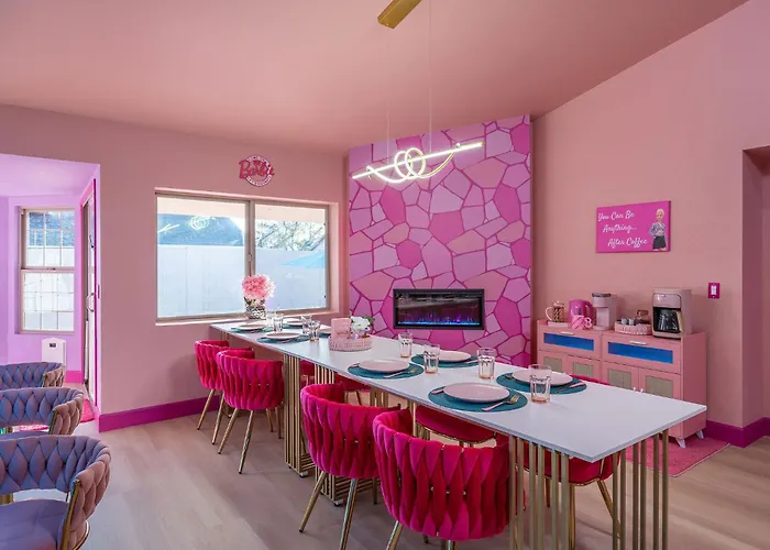Dollhouse Daydream! Barbie-inspired * Peoria